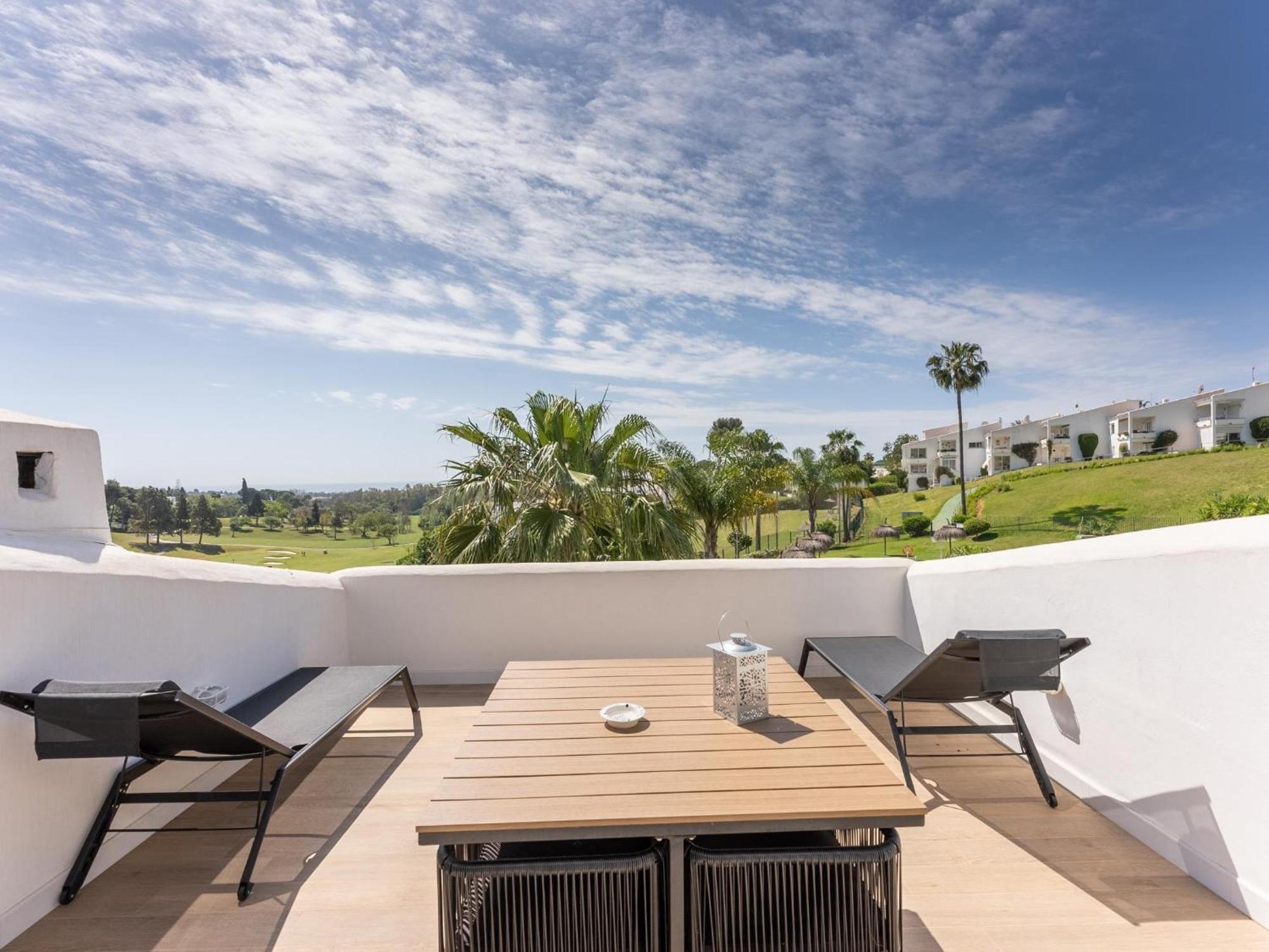 Azahara 1 21a Lovely Three Bedroom Duplex *